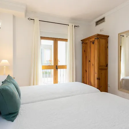 阿杜瓦雷斯之门酒店