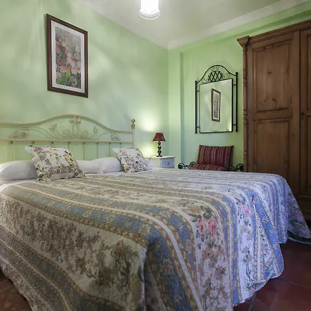 阿杜瓦雷斯之门酒店